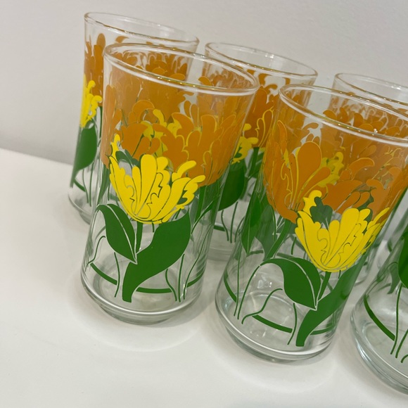 Vintage 5-1/4" Drinking Glass Tumblers w Yellow Orange Flowers Unknown Maker - Picture 2 of 6